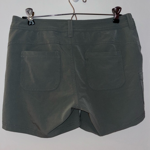 The North Face Hiking Shorts - Picture 3 of 8